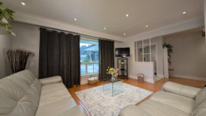 Bright cozy home in Scarborough, Toronto!